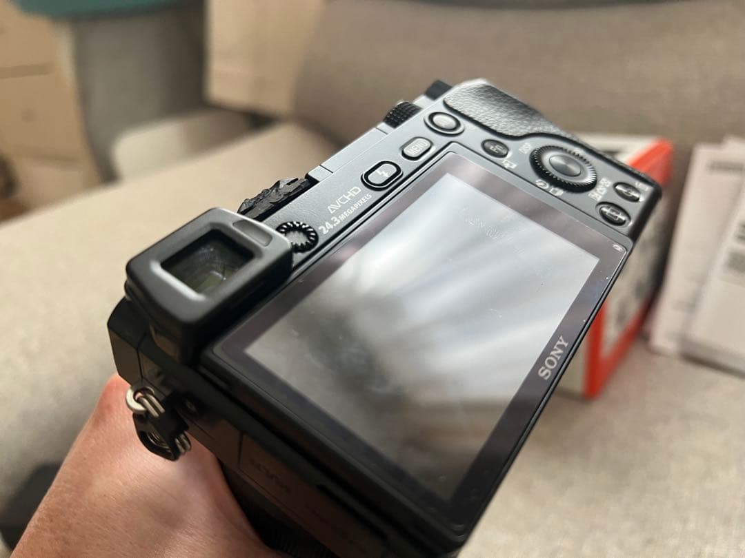 SONY α6000 ミラーレス一眼カメラ とSONY18-200レンズのセット