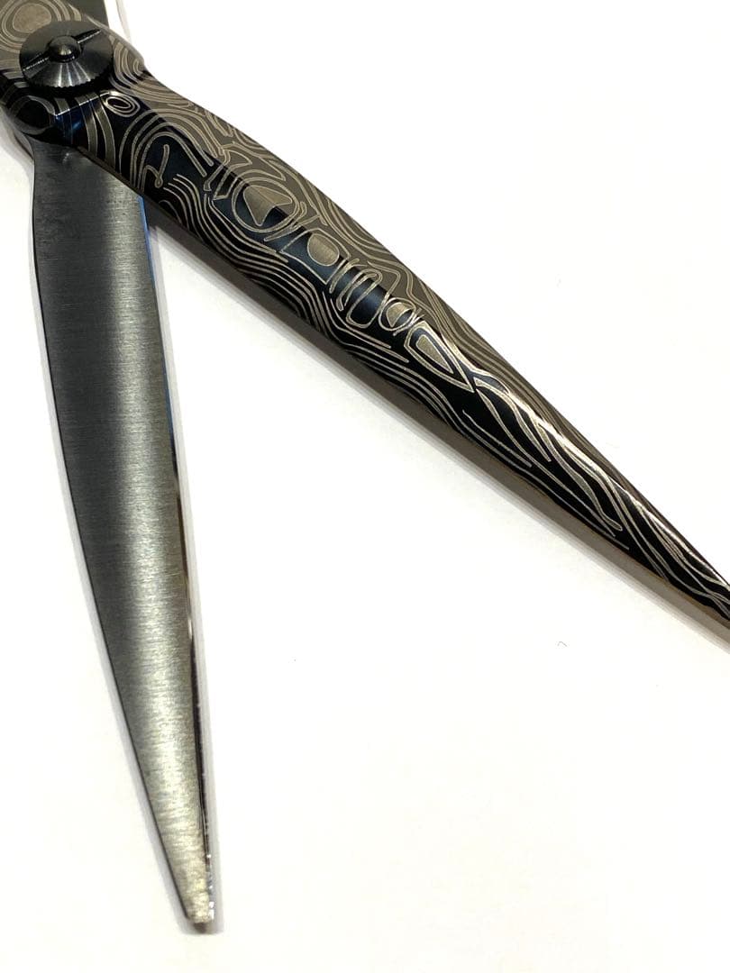 7インチ 刈込 ブラックチタンコート 剣刃 カットシザー 理容 美容 鋏