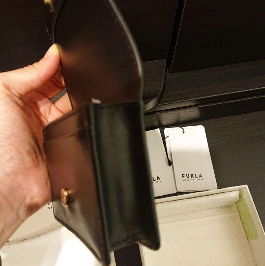 red FURLA ブラック 名刺入れ