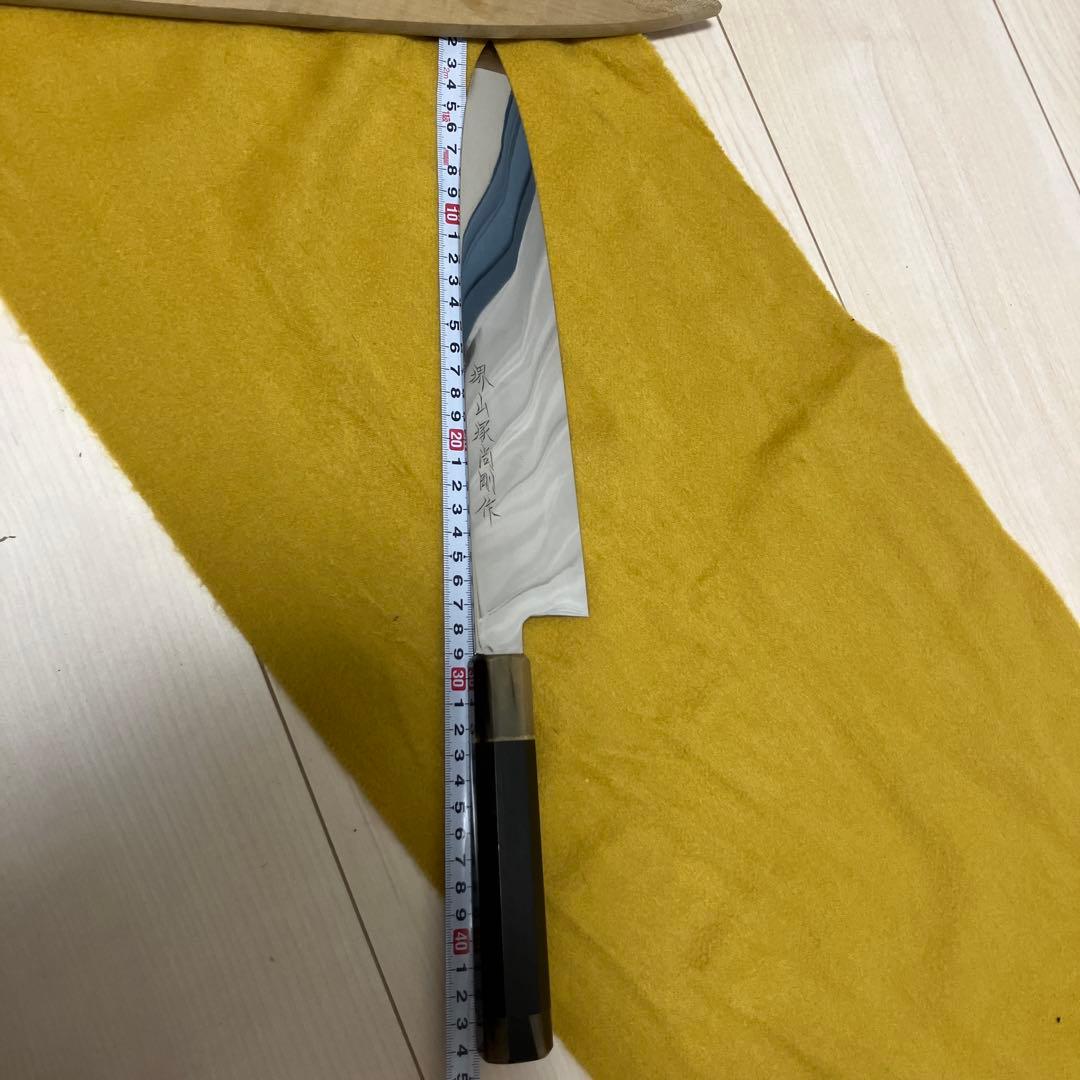 メ*0様 ①全鏡面 銀三 本焼 伝統工芸士 山塚氏　9寸牛刀　準未使用　木鞘付き