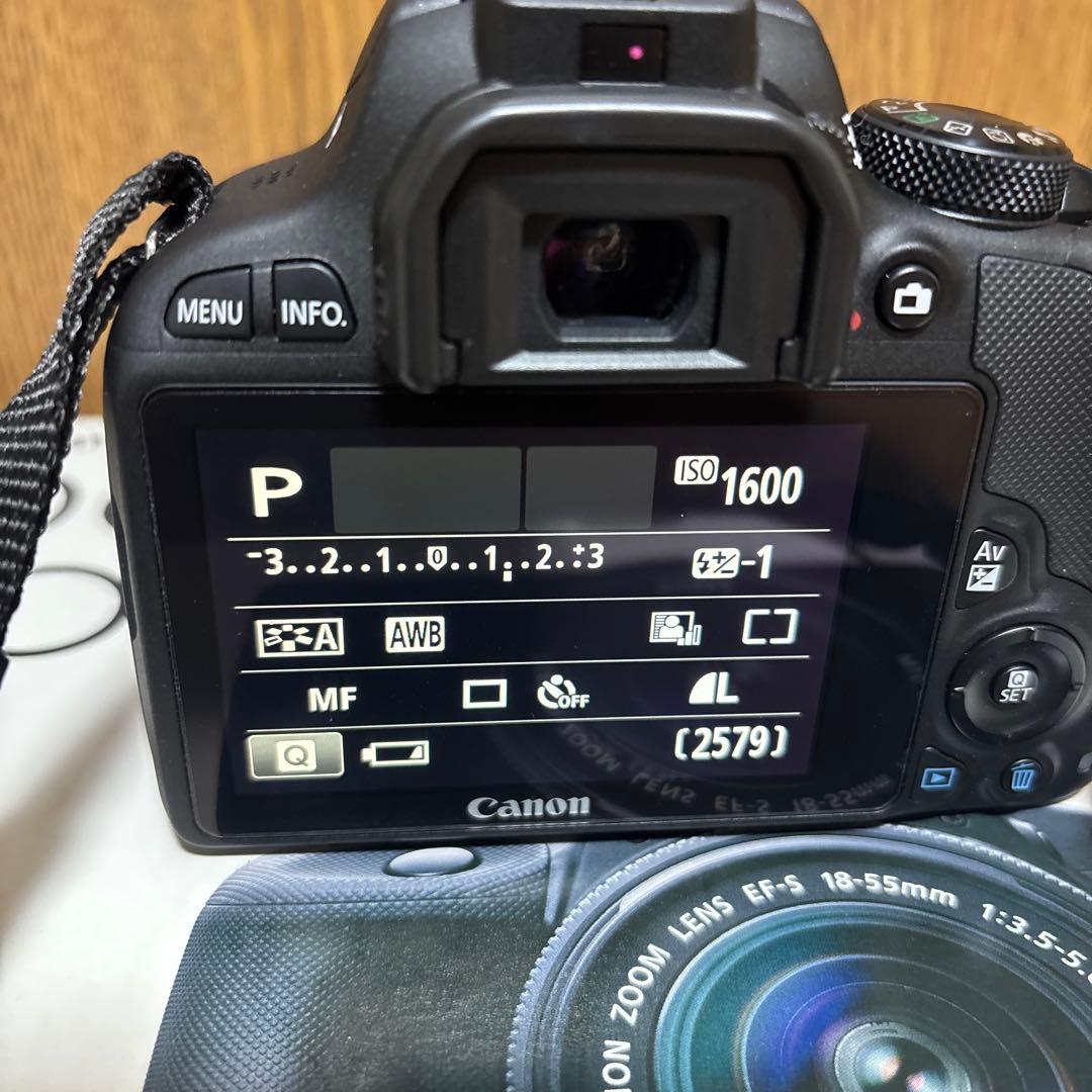 超美品 Canon ダブルズームキットEOS KISS X7 単焦点付き