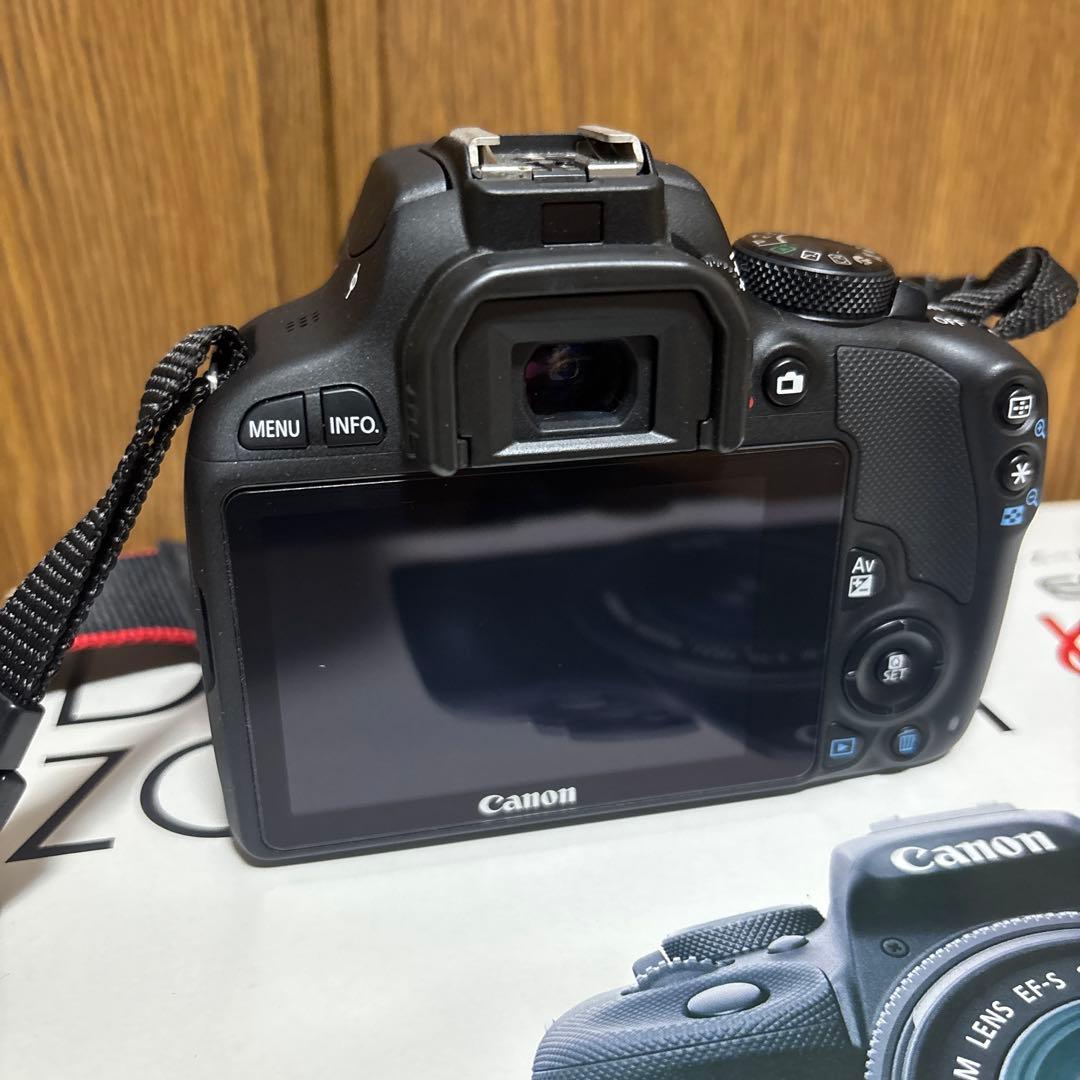 超美品 Canon ダブルズームキットEOS KISS X7 単焦点付き