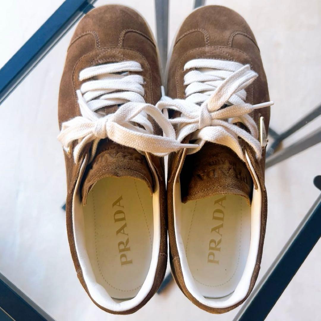 【プラダ】新品未使用 スエードスニーカー (サイズ6.5)
