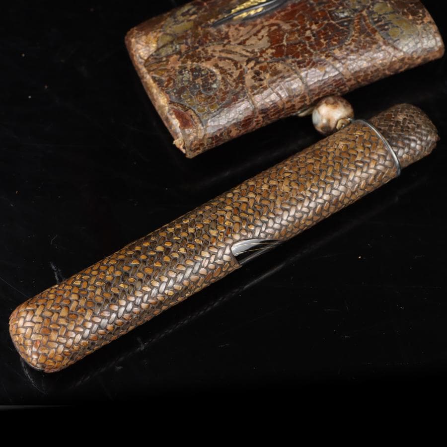 専用Y2978-1 竹編金銀象嵌金具蒔絵 煙管入れ 煙草入れ 〇吉銘　　　よ