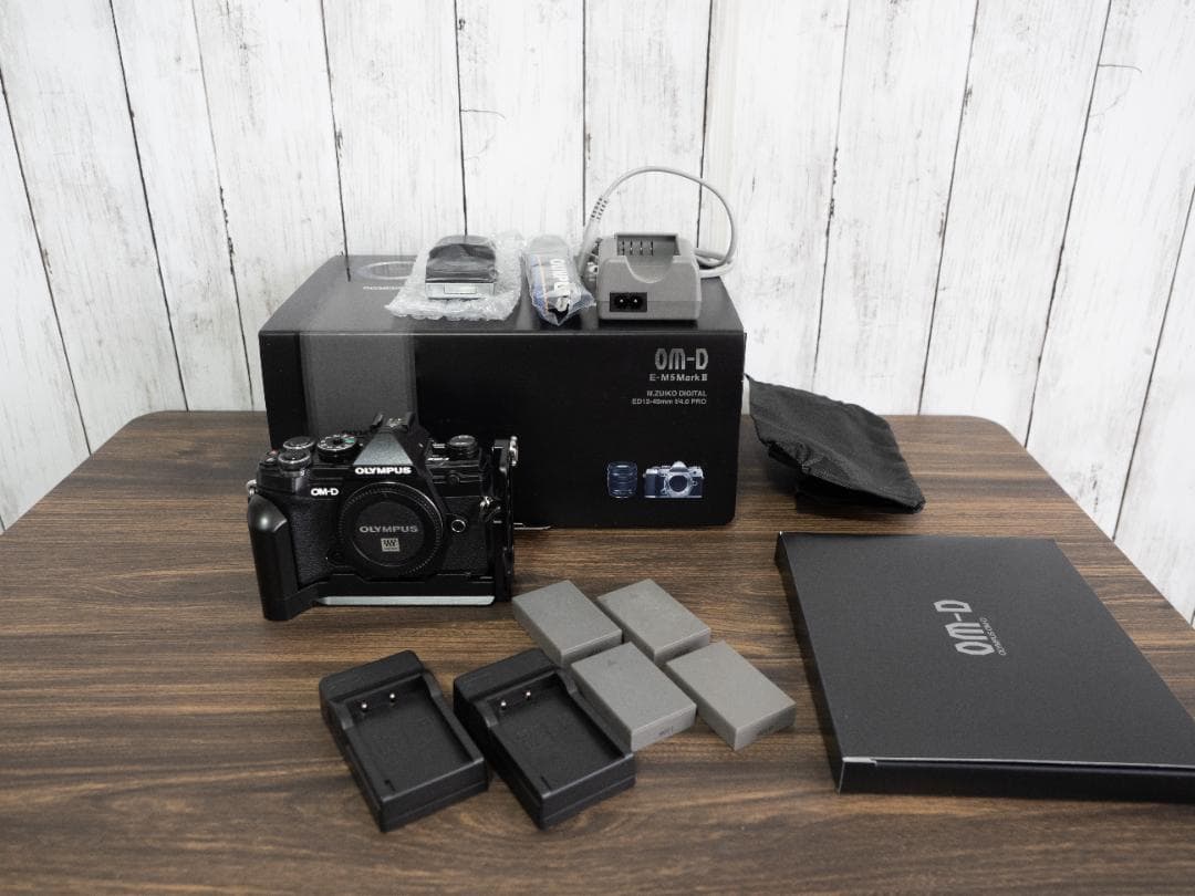 【ジャンク】送料込オリンパスOM-D E-M5 Mark III本体と付属品多数
