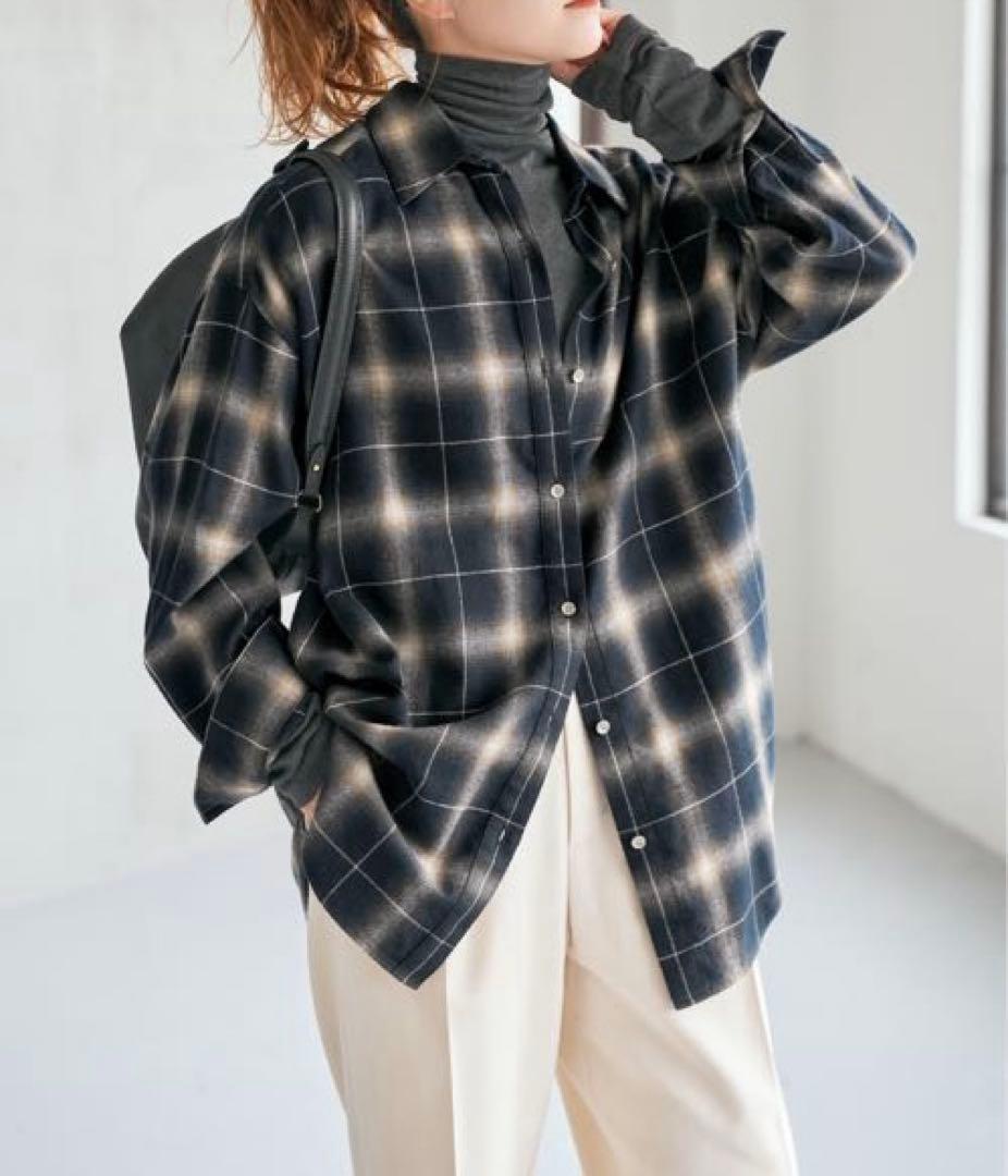 スピック&スパン　メタルボタンオンブレーチェックルーズシャツ　ブラック