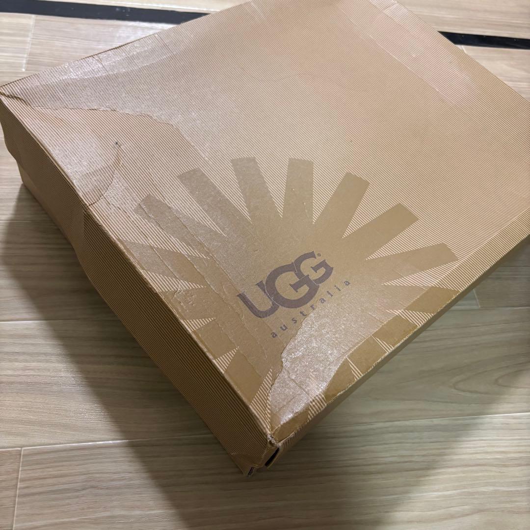 黒UGG ムートンブーツスタッズ装飾