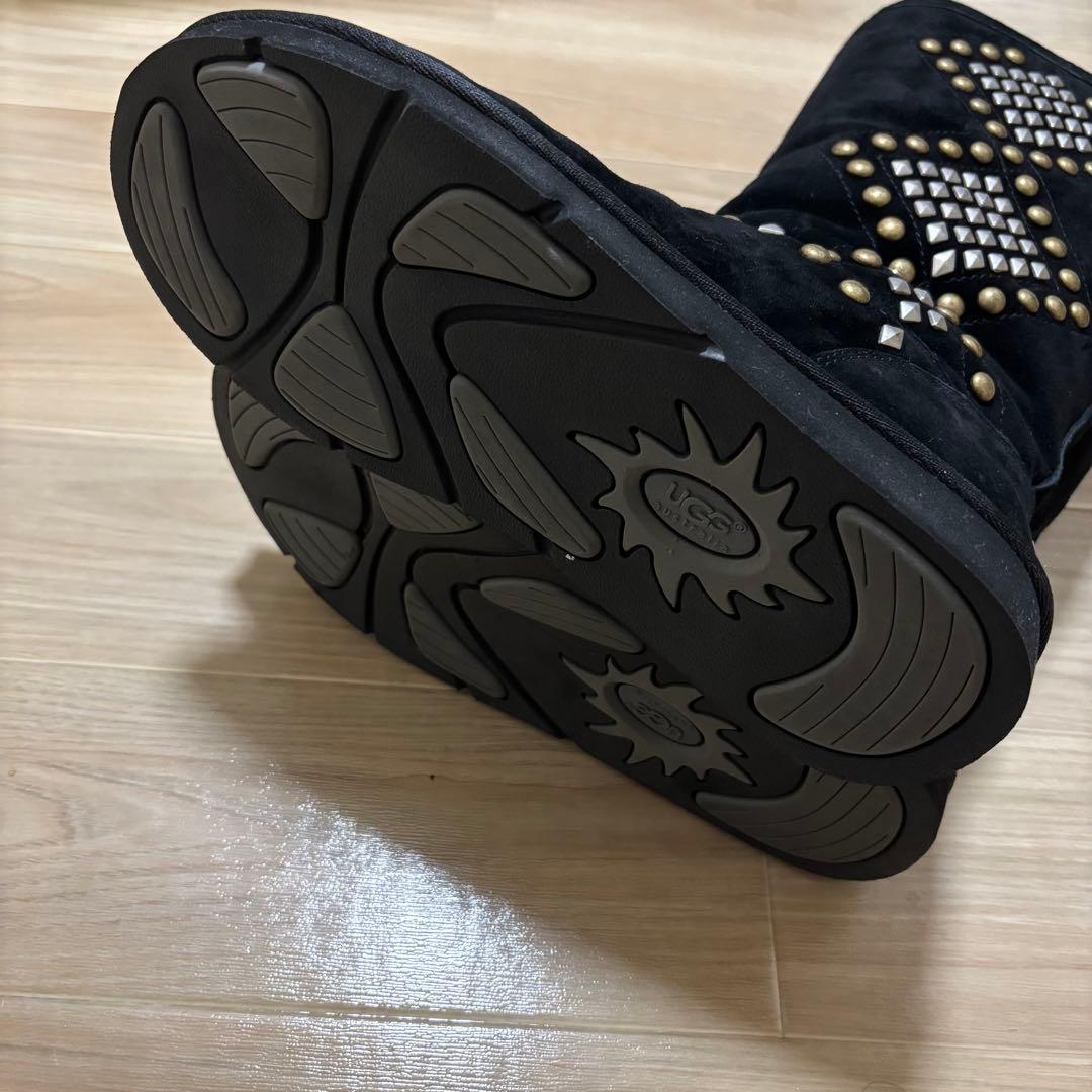 黒UGG ムートンブーツスタッズ装飾