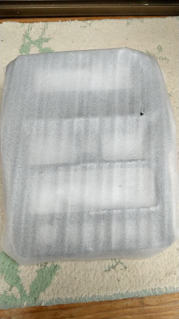 スズキキャリー、ニッサンスキッパーのカーラジオと取り付けボックスです