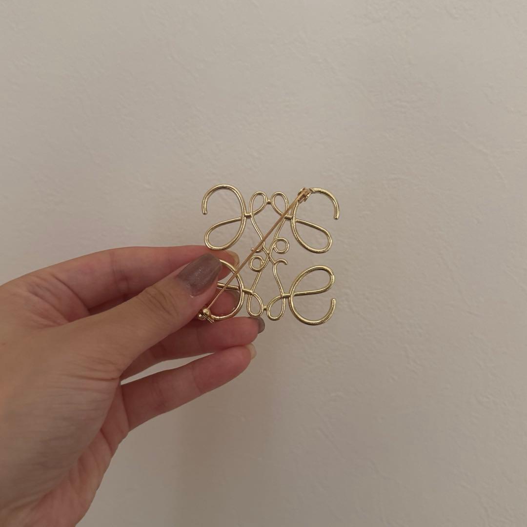 ☆土日限定！大幅値下げ！☆LOEWE ゴールド ブローチ