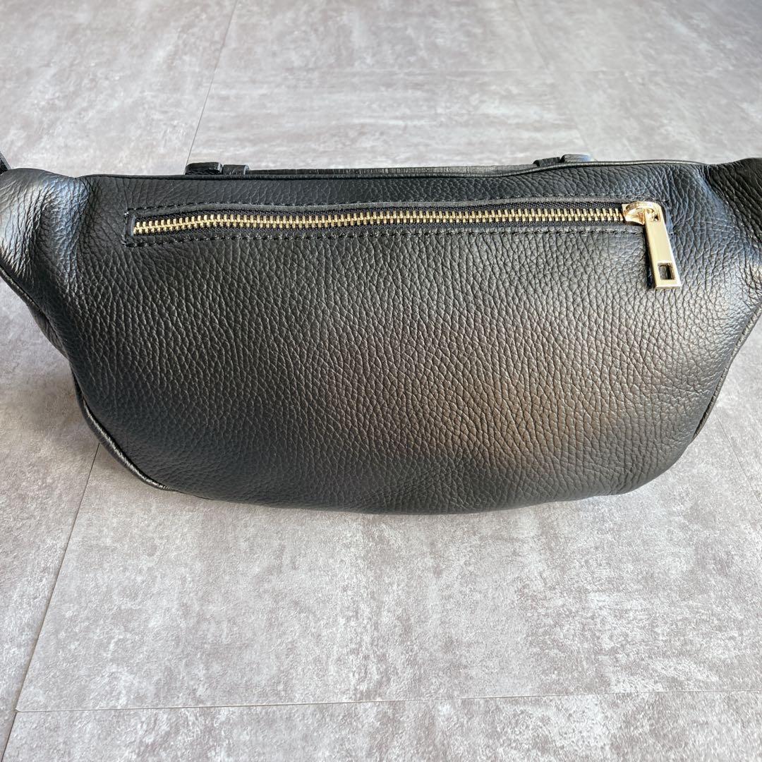 【極美品】AULENTTI オーレンティ　ボディバッグ　本革　黒　ゴールド