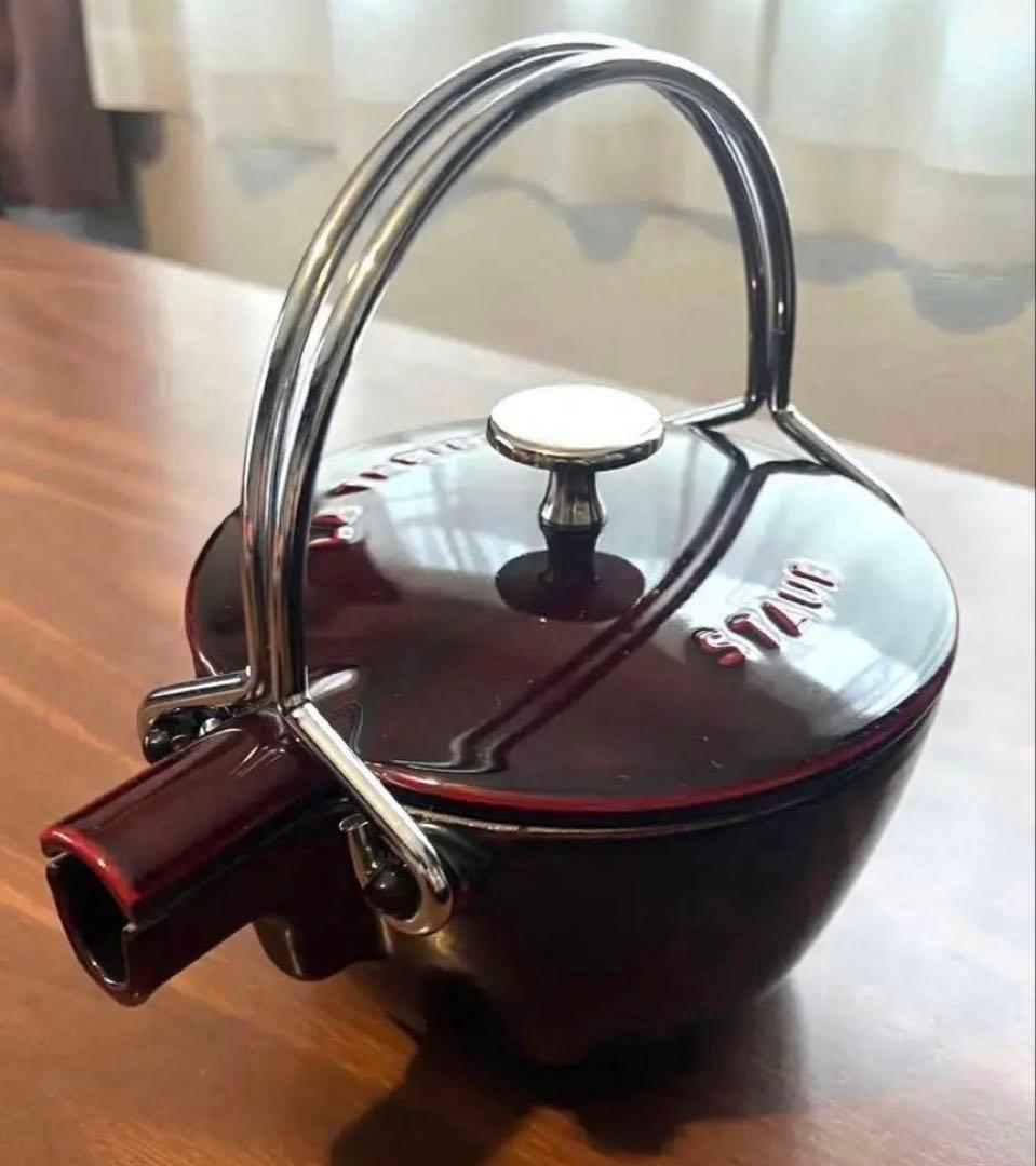 STAUB（ストウブ） ティーポット 丸型 急須　ワインレッド　やかん