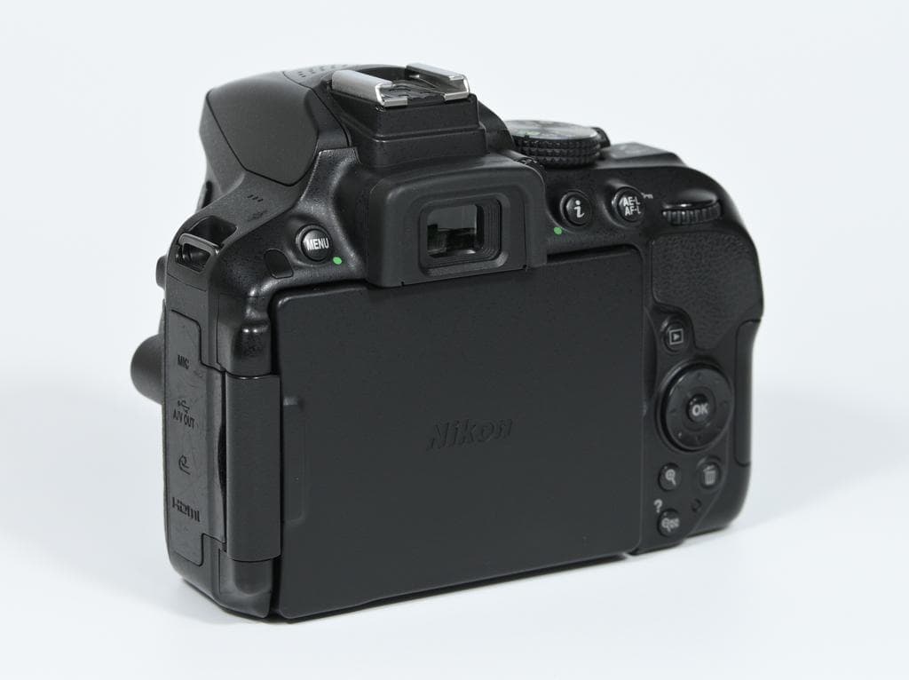【美品】 ニコン　Nikon D5300 レンズキット