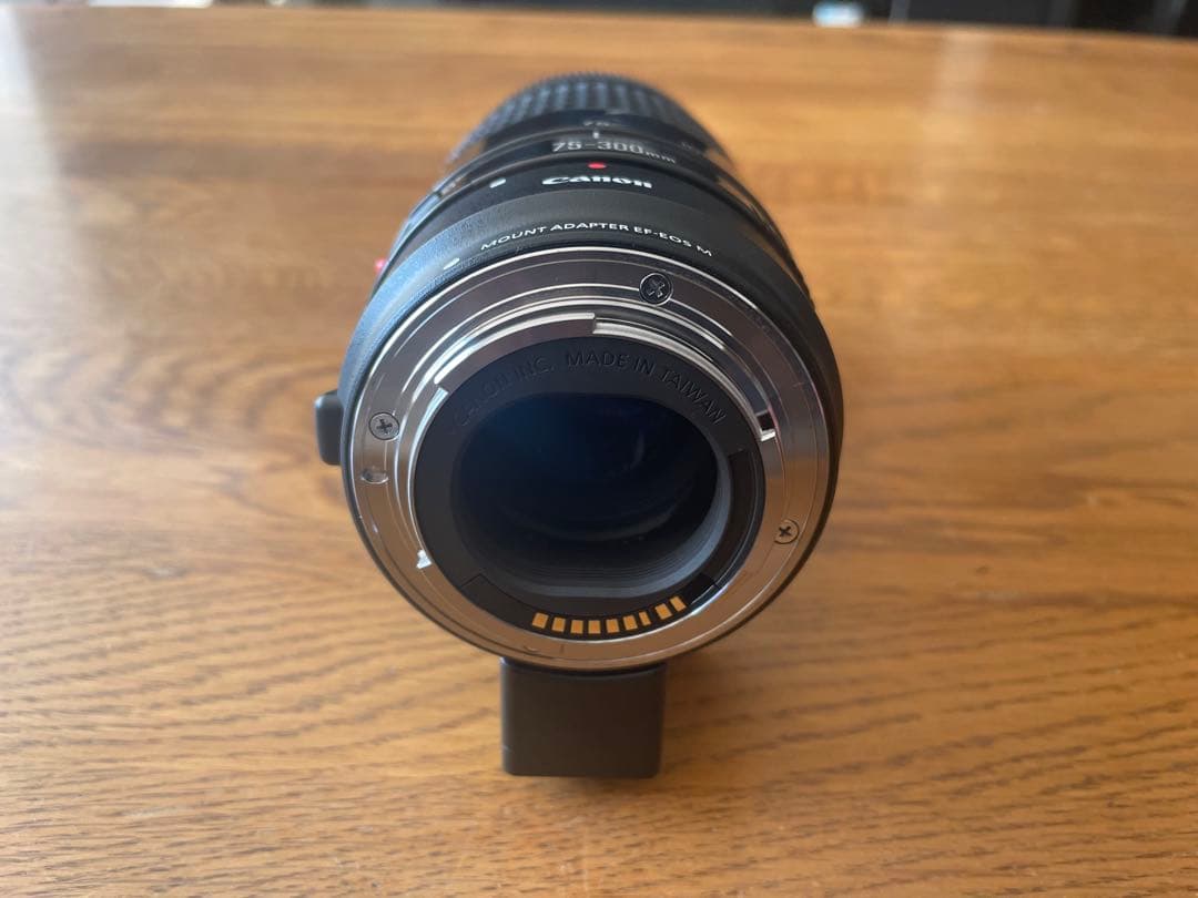 Canon EF 75-300mm レンズ　マウントアダプターEF-EOSM付