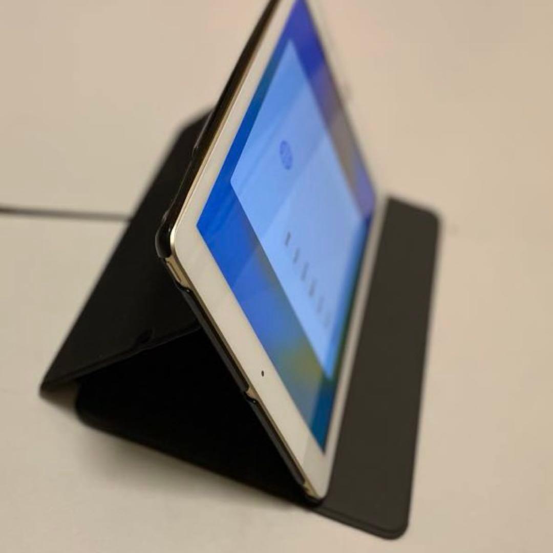 Apple iPad (第5世代) 32GB ゴールド 2017年製 ケースつき