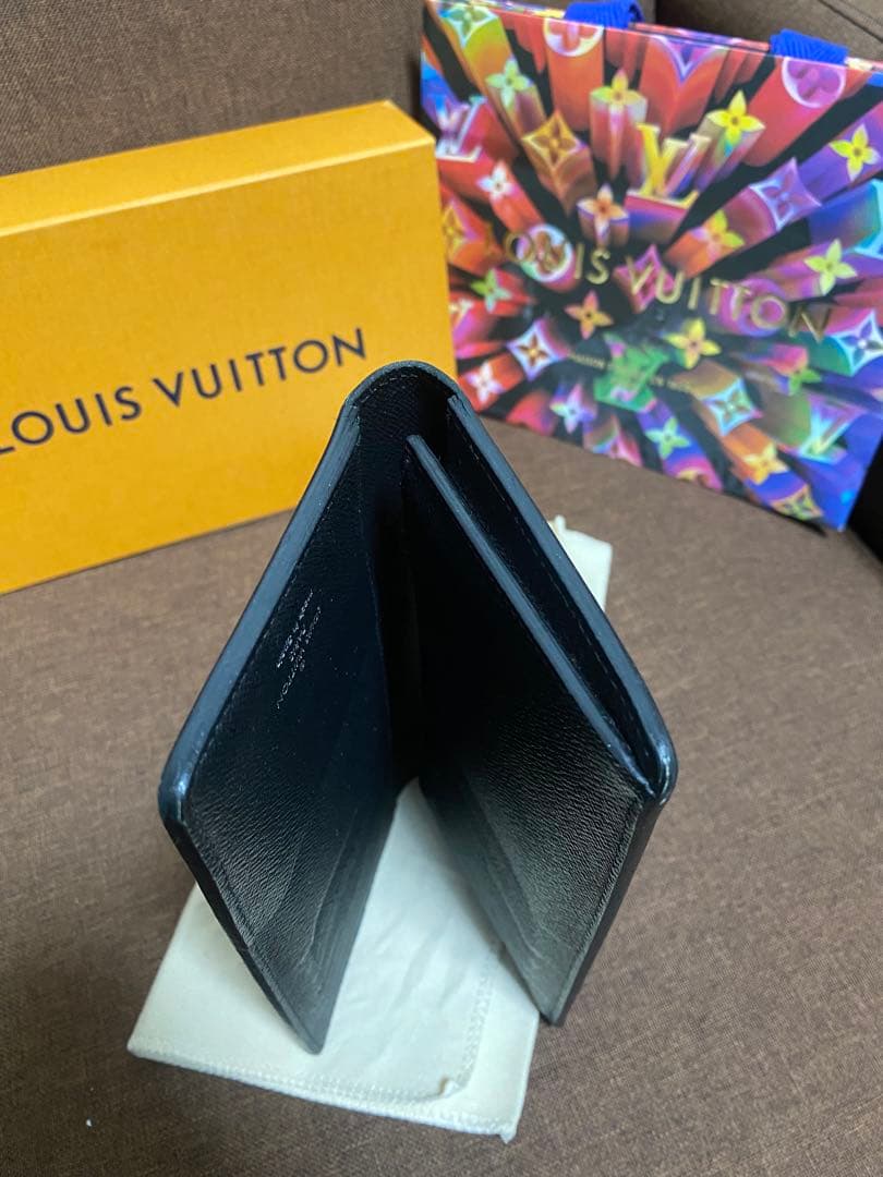 ルイヴィトン エピ ポルトフォイユ・ブラザ 二つ折り長財布