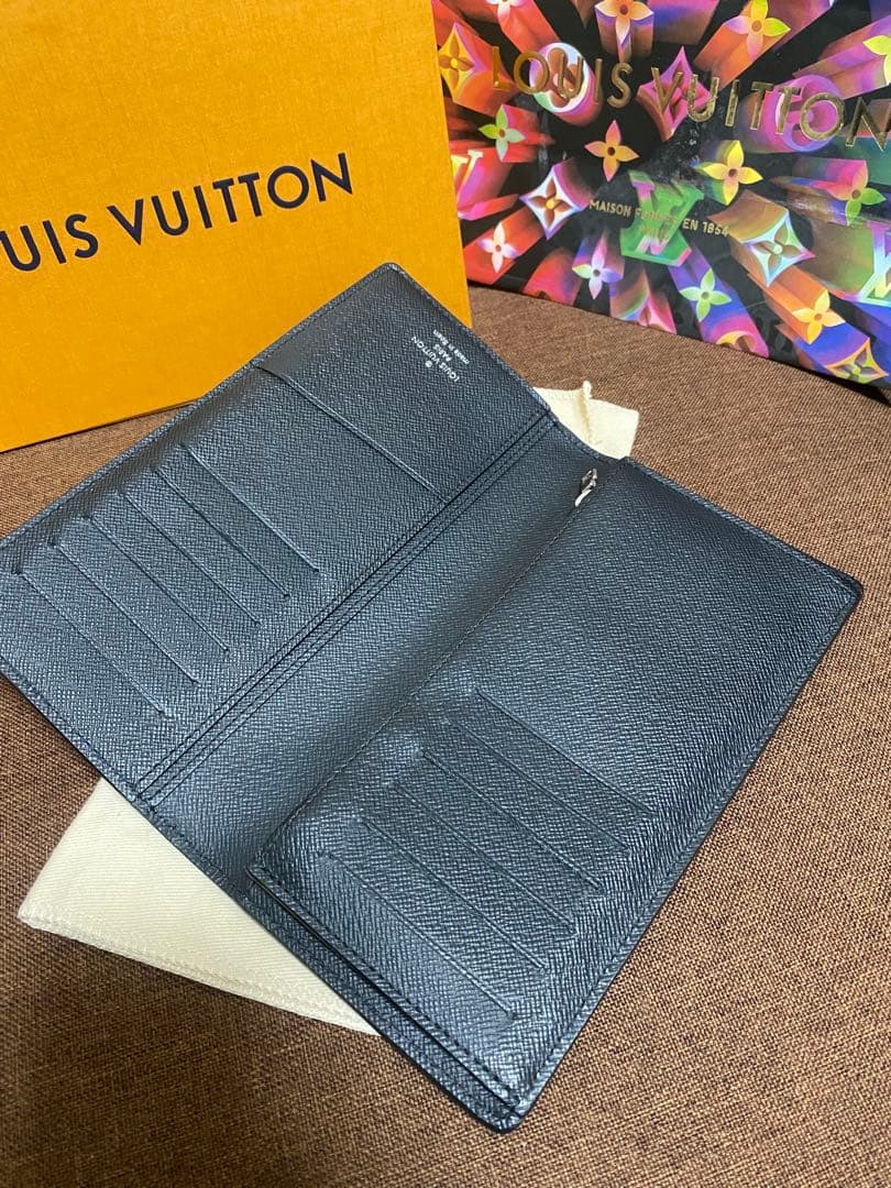 ルイヴィトン エピ ポルトフォイユ・ブラザ 二つ折り長財布