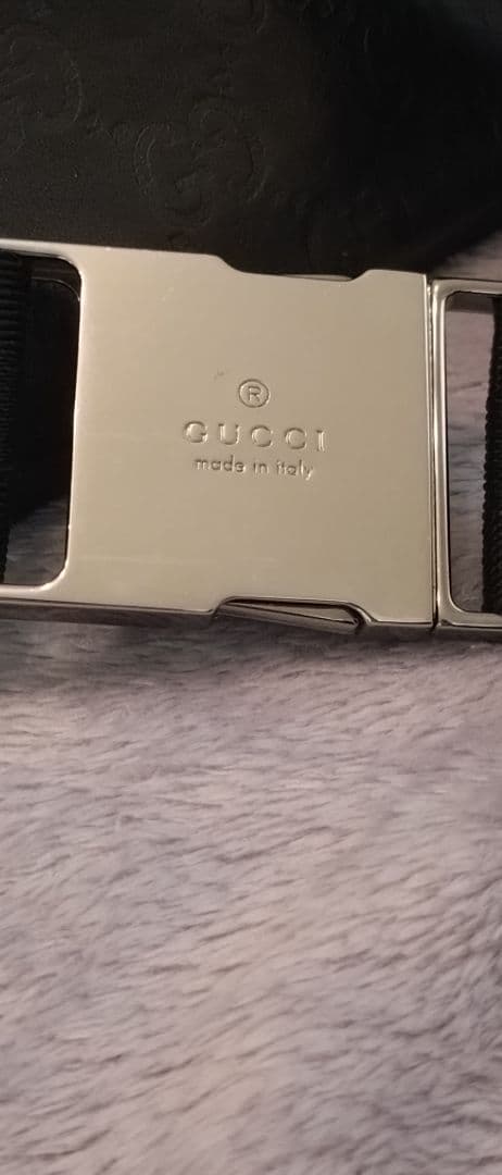 GUCCI　ボディーバッグGG シマレザー黒