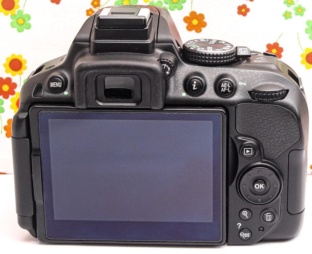 ニコン Nikon D5300☆WIFI機能付♪☆高性能一眼レフ☆自撮り可