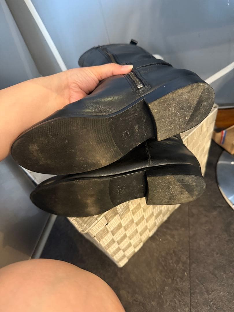 トリーバーチのレザーブーツ