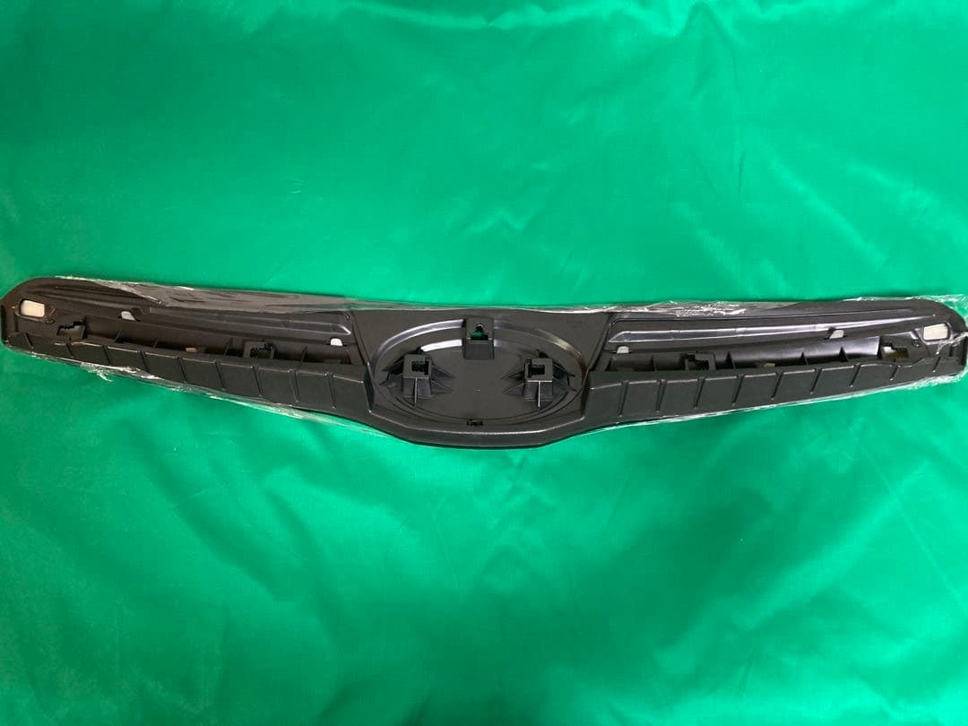 【新品】スバル/フォレスター 交換用フロントバンパーグリル