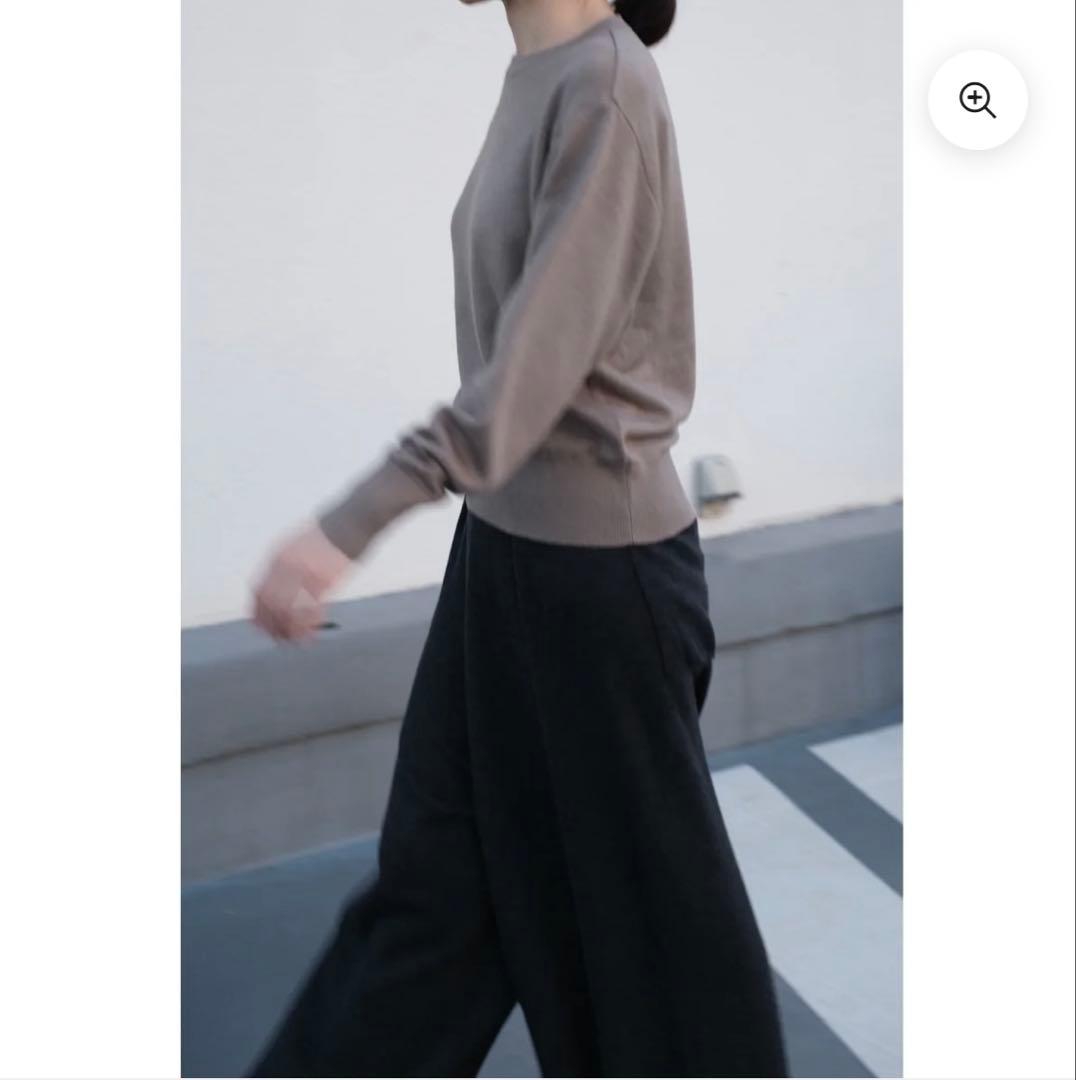 【完売品】MUUGIムーギ シルクニット クルーネックプルオーバー　グレージュ