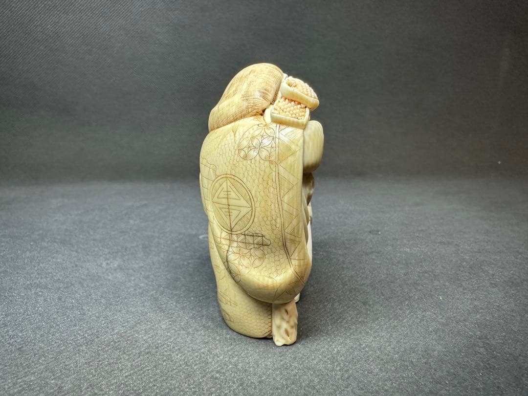 置物　鯨の歯　大黑天　人物　天然素材　アンティーク　極上　和彫　骨董　飾り物