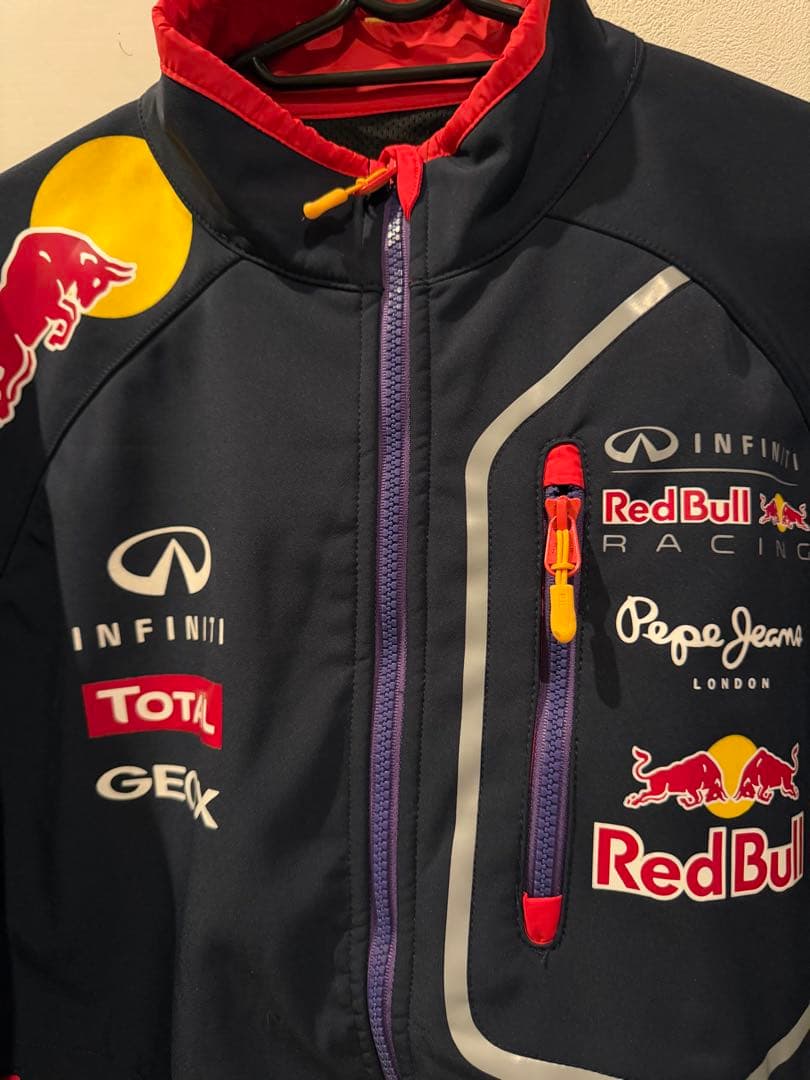 Red Bull Racing Pepe Jeans ソフトシェルジャケットM