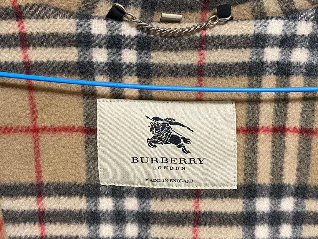 バーバリー 赤 ダッフルコート フード付き