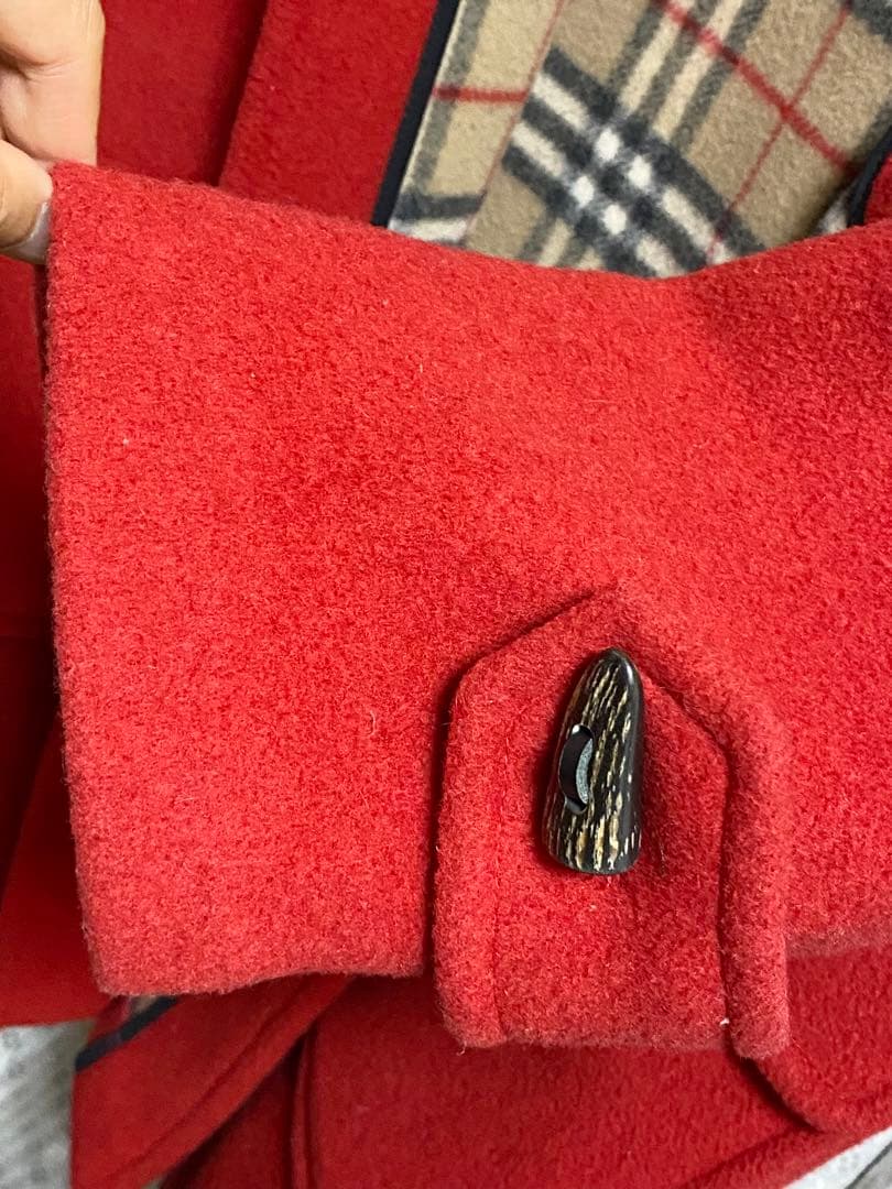 バーバリー 赤 ダッフルコート フード付き