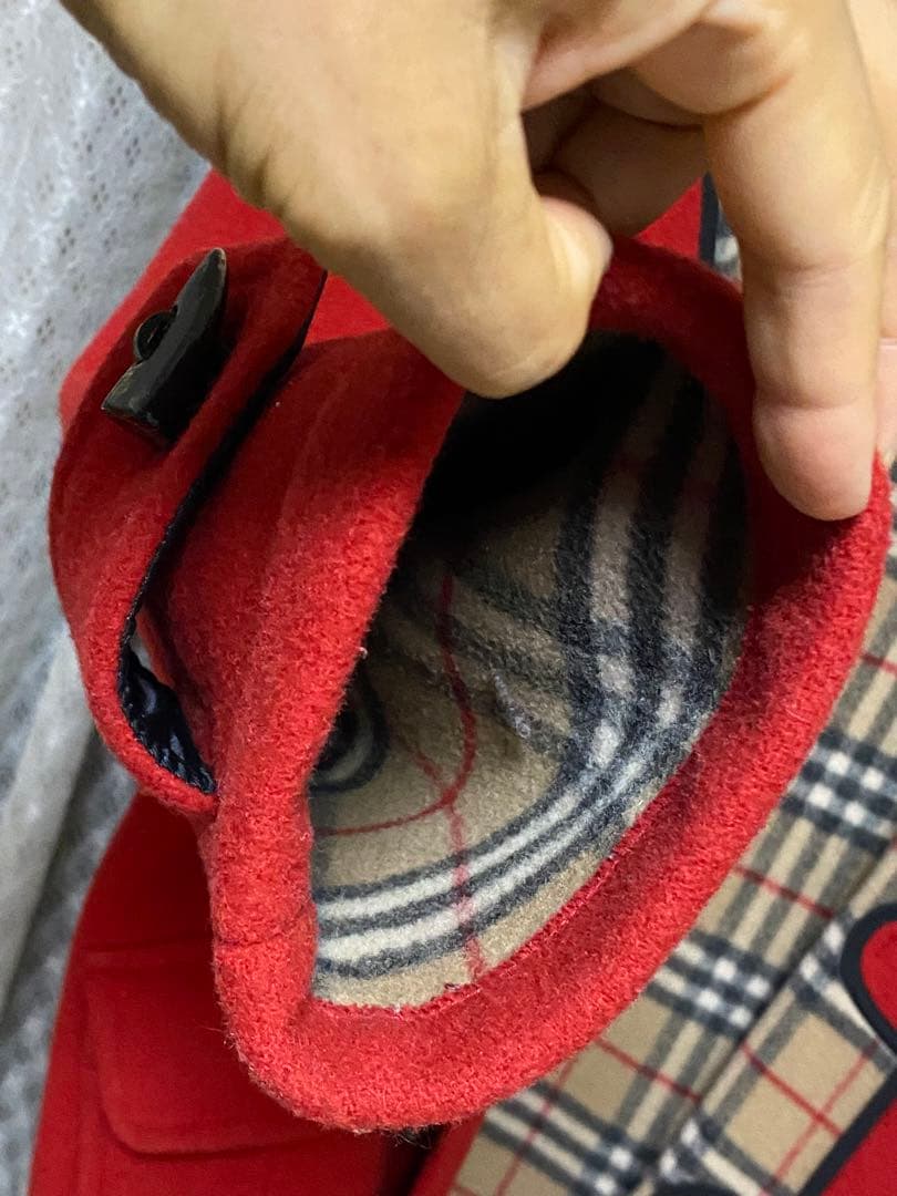 バーバリー 赤 ダッフルコート フード付き