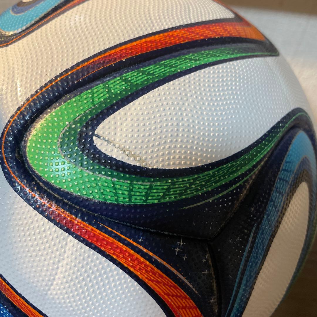 サッカー公式球　ブラズーカ　５号級