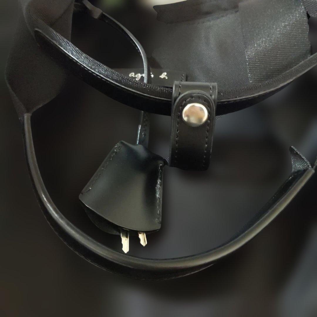 黒のナイロンボストンバッグ