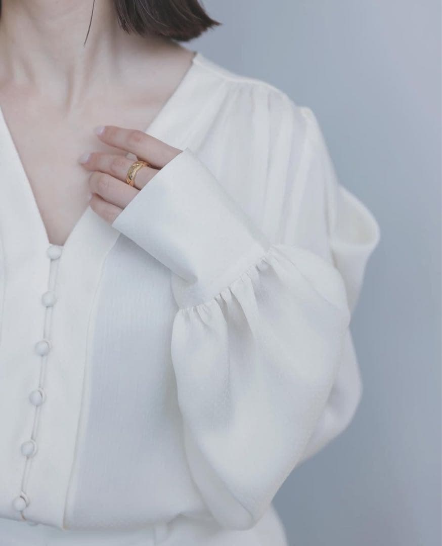 【新品未使用】anuans/フォルムスリーブタイブラウス【タグ付き】