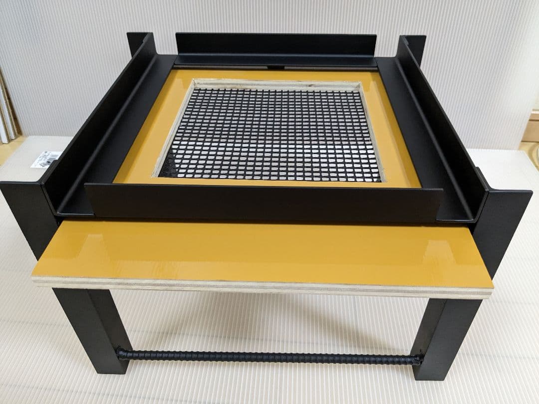 重箱式巣箱台　4台　ニホンミツバチ　鉄製台