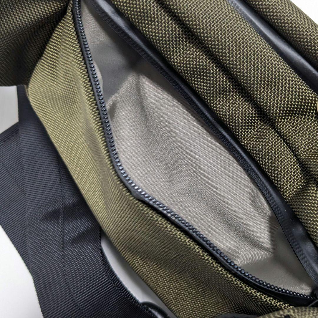 カワニシカバン　lauff​　ラフ　コーデュラ　カーキ　ボディバック　ナイロン