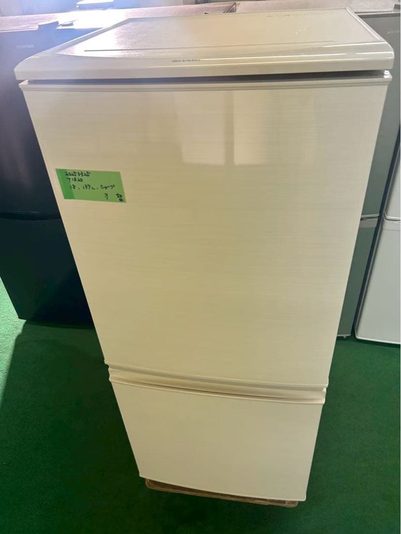 2018年式 137L シャープ 冷蔵庫 SJ-D14C-W