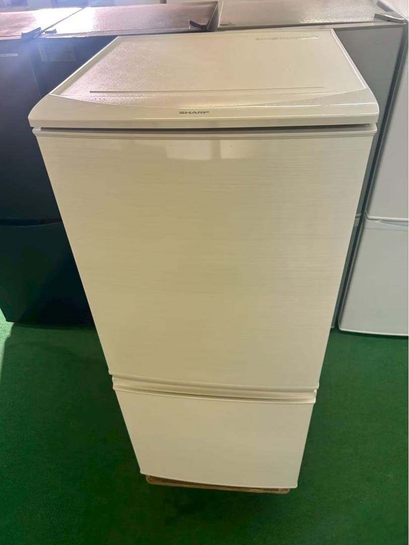 2018年式 137L シャープ 冷蔵庫 SJ-D14C-W