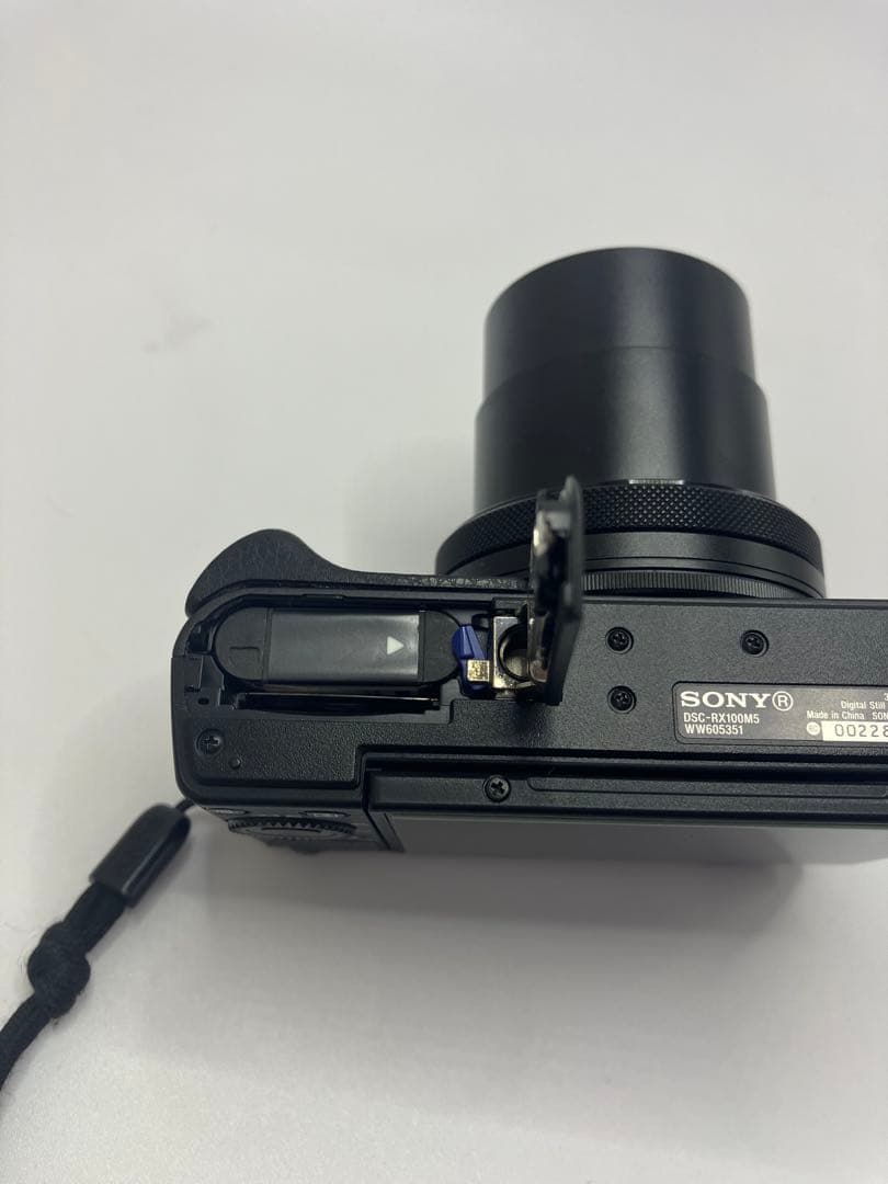 SONY RX100 V｜高速連写×F1.8大口径レンズ搭載 高性能コンデジ