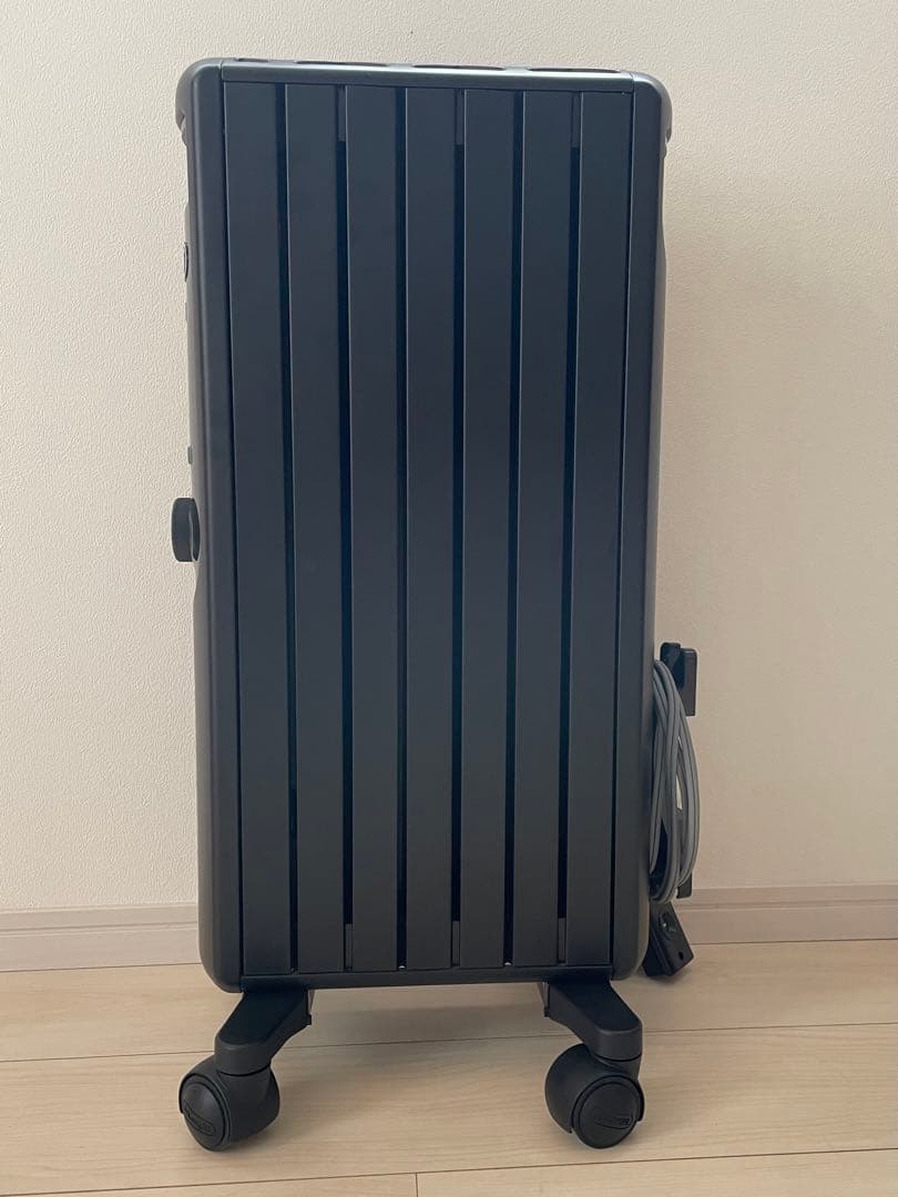 【超美品】マルチダイナミックヒーター　マットブラック　デロンギ　MDHU 09