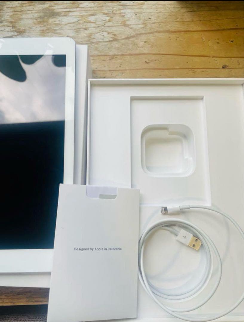 【極美品】Apple iPad 第6世代 Wi-Fi 32GB ほぼ未使用品