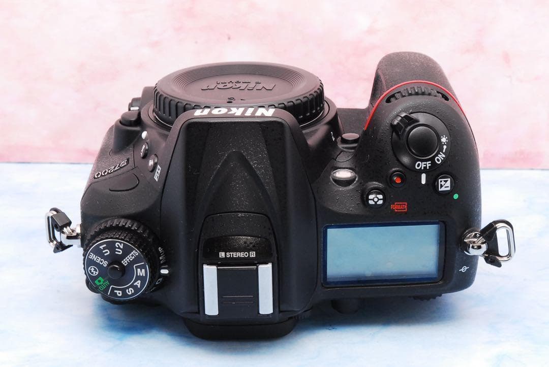 ニコン D7200★Wレンズ★一眼レフカメラ★美品★高画質＆高性能★Wi-Fi