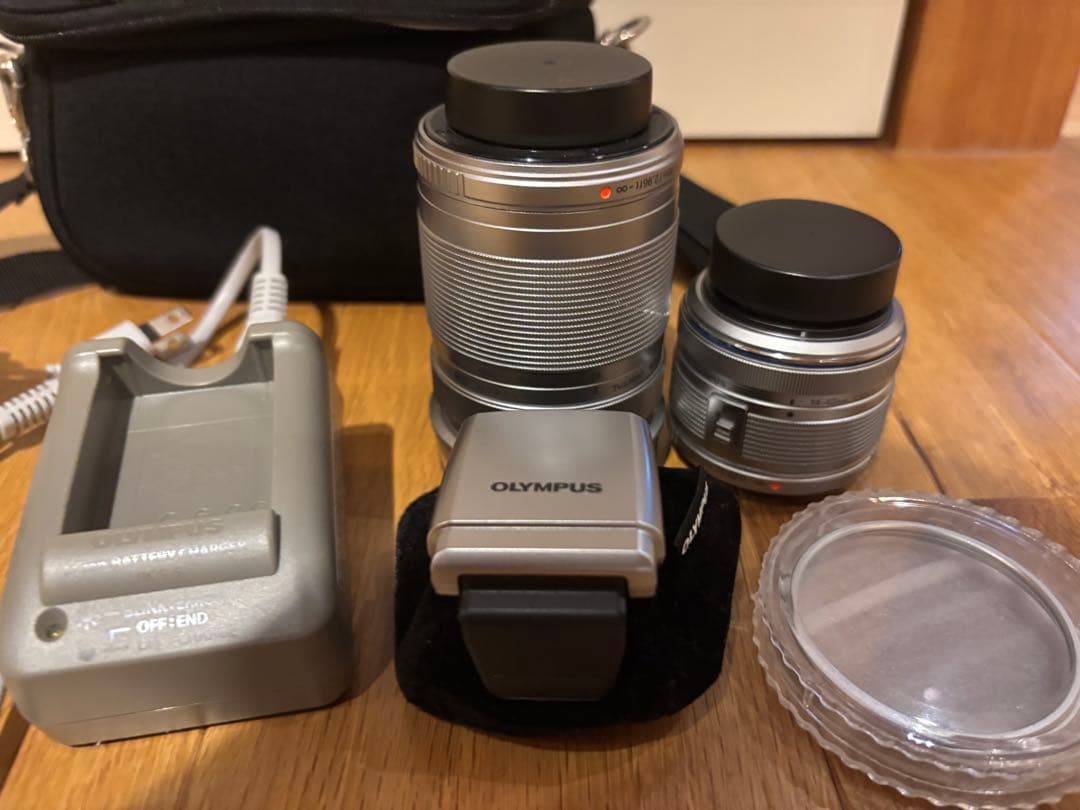 【美品】OLYMPUS PEN E-PL3 ミラーレス 一眼 ホワイト 紐付き