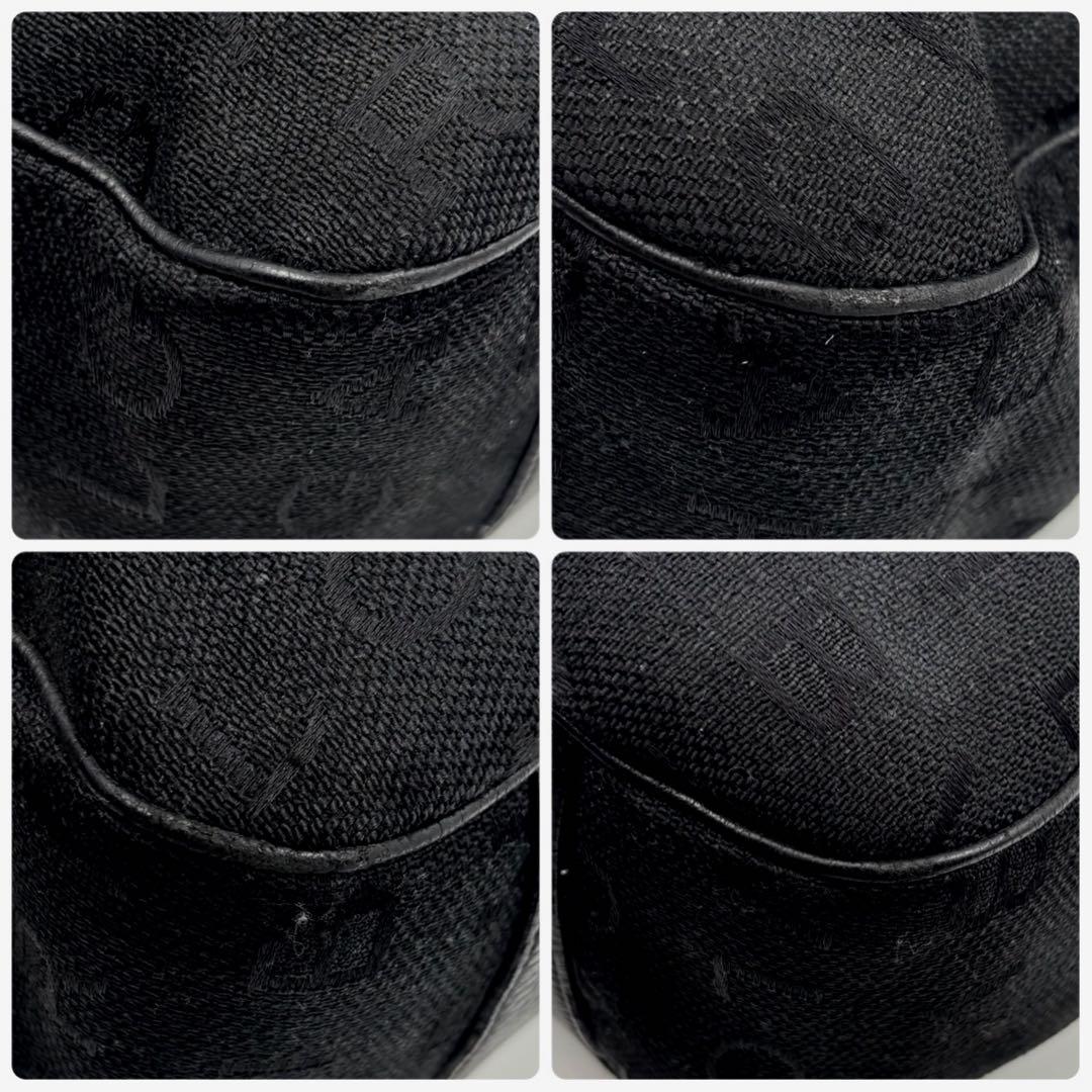 ✨希少✨　BVLGARI メッセンジャーバック　ロゴマニア　ロゴ金具　大容量　黒