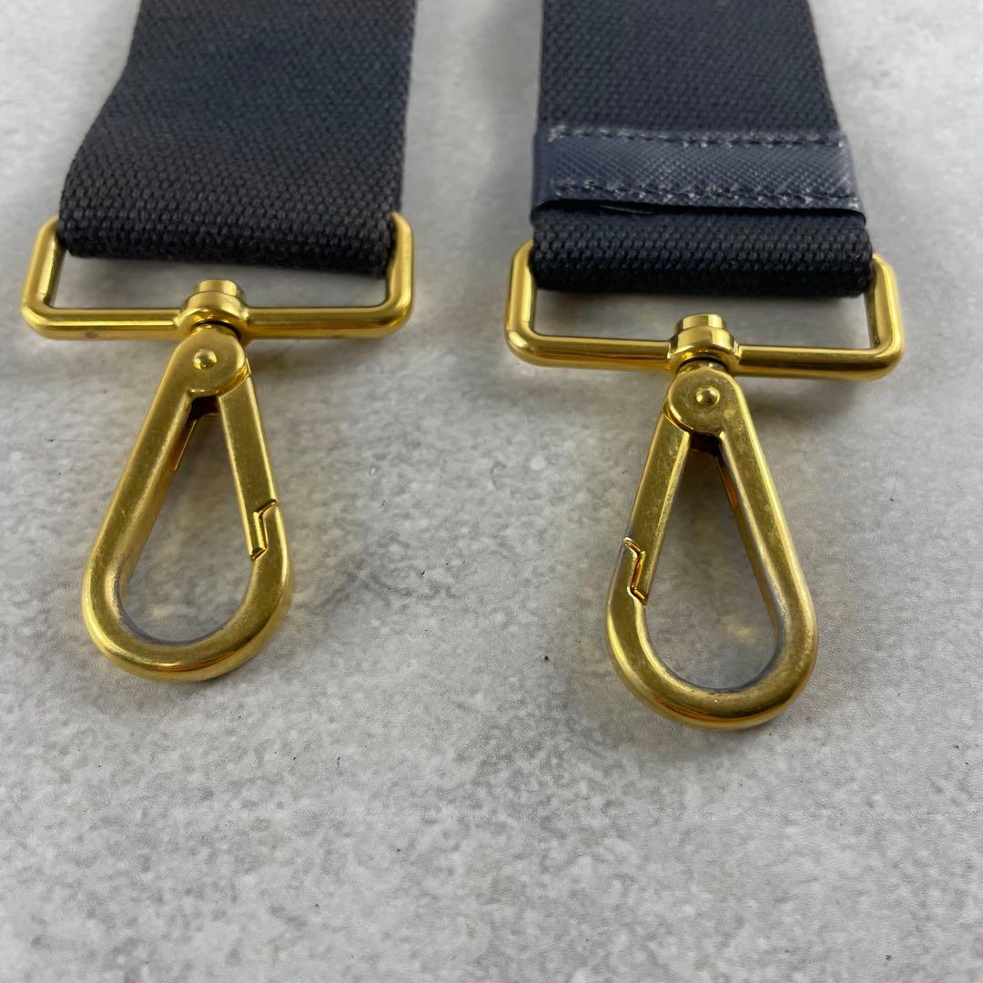 入手困難✨ プラダ PRADA ショルダーストラップ ロゴ金具 ユニセックス