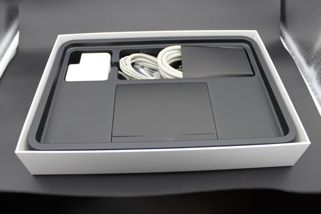 【付属品あり】MacBook Air (11インチ, Early 2014)