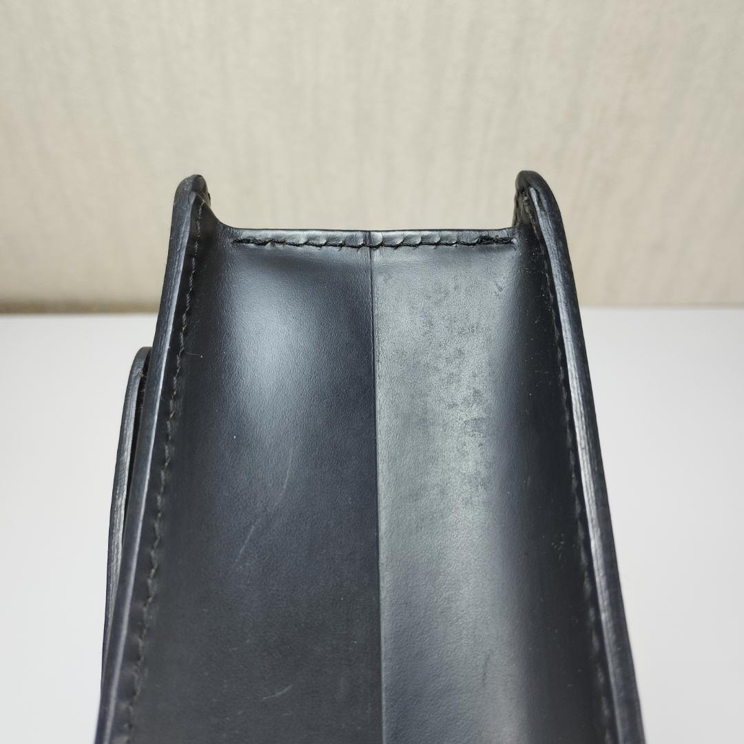 Louis Vuitton ルイヴィトン エピ レザー ブラック　黒