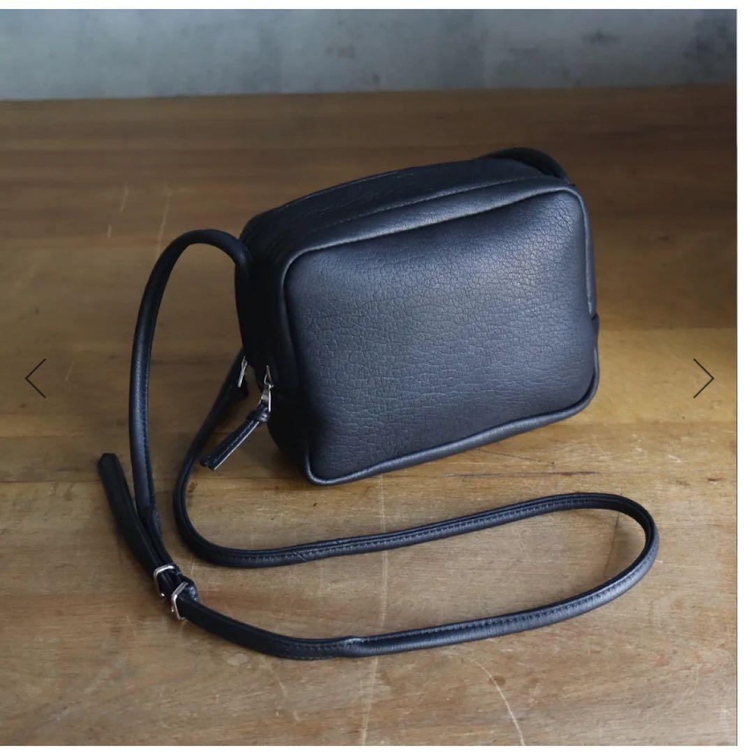 アエタ　Aeta SQUARE ショルダーバッグ(W16㎝ H14㎝D7㎝)