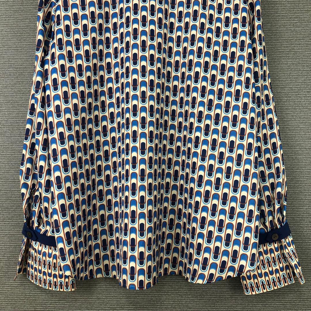 allureville 幾何学プリント配色ナロータイブラウス 2 ブルー