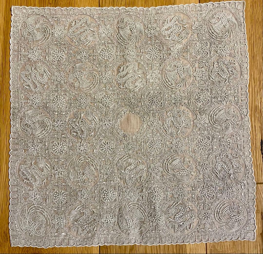 スワトウ刺繍　ハンカチ　約29cm